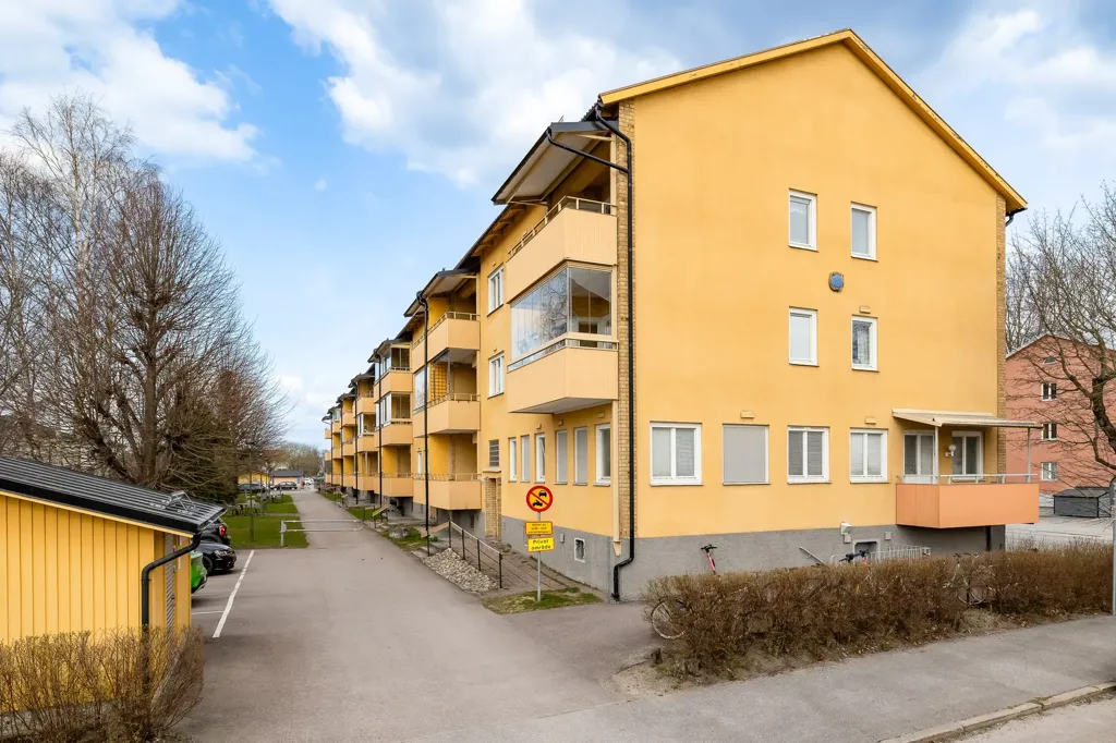 Extérieur - Two-Bedroom Flat with Balcony in Örebro