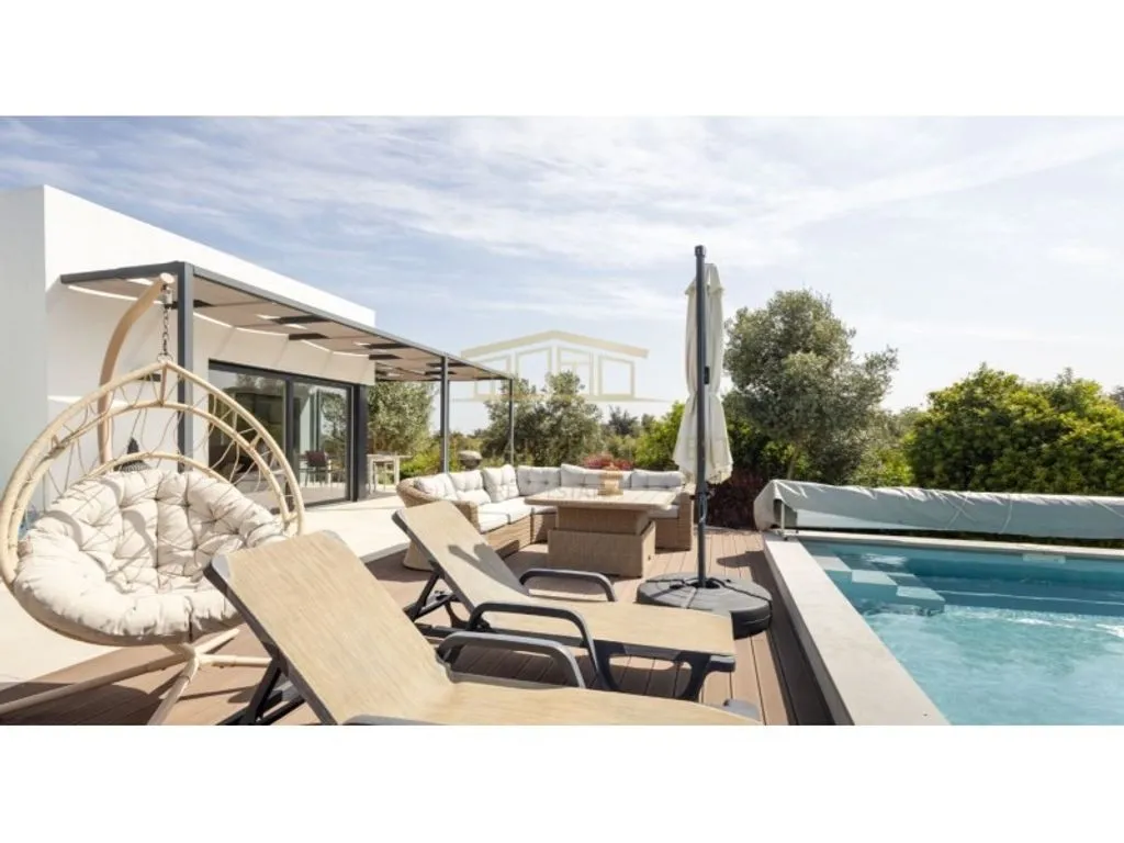 Piscine - Contemporary Semidetached House with Pool in Lagoa