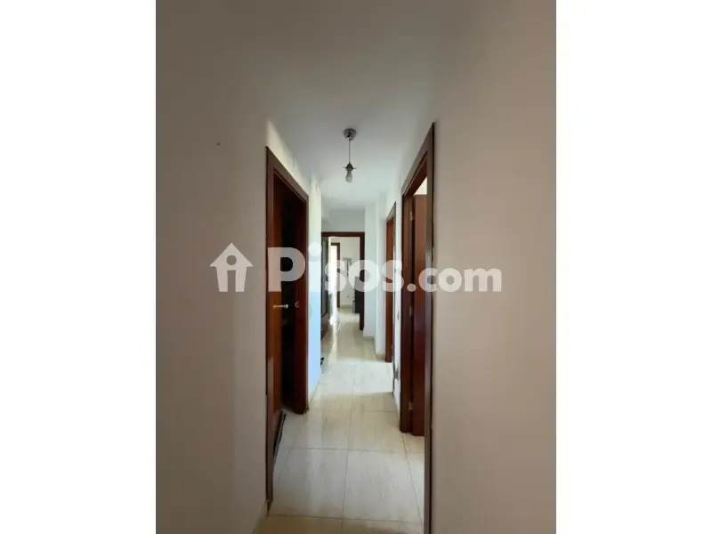 Esik - Spacious Apartment with Balcony in Lleida