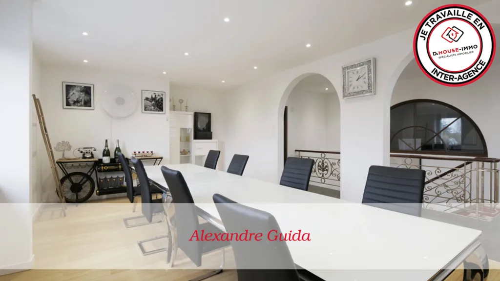 Dining Room - 8-Piece House with Jacuzzi in Sarralbe