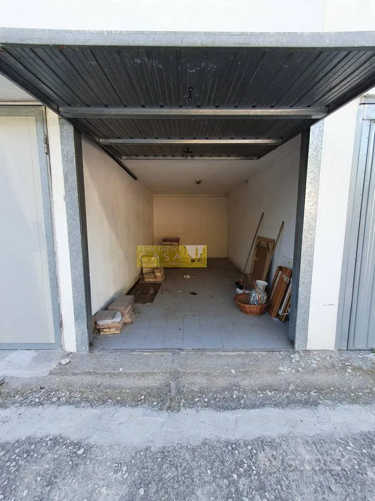 Garage - Garage with Access in Tortoreto Lido