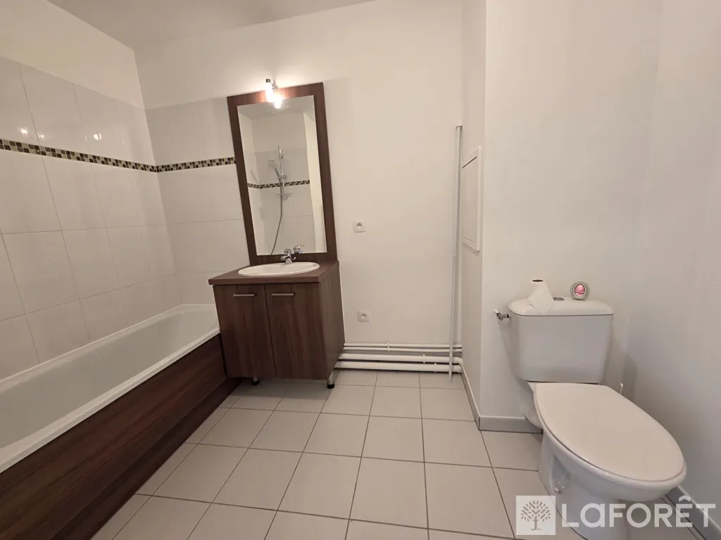 Salles de bain - Appartement 3 Pièces avec Balcon à Massy