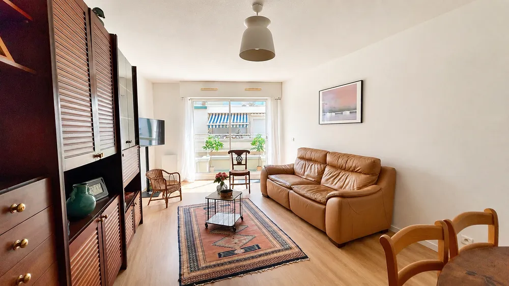 Living Room - Bright 3-Bed Apartment with Balcony in Arcachon