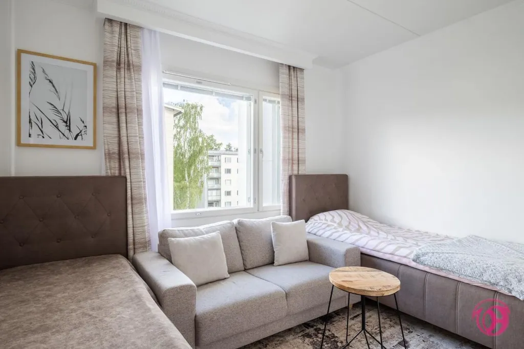 Chambres - Modernised Apartment with Balcony in Martinlaakso