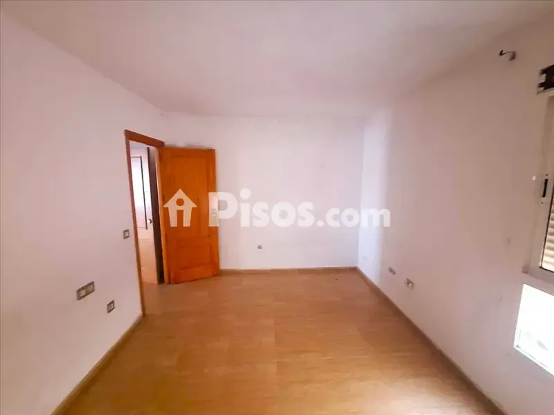 Pièces - Ground Floor Flat with Renovation Potential in Roquetas de Mar