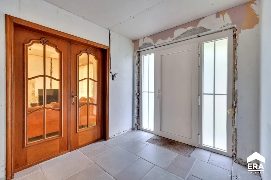 hallway_entrance