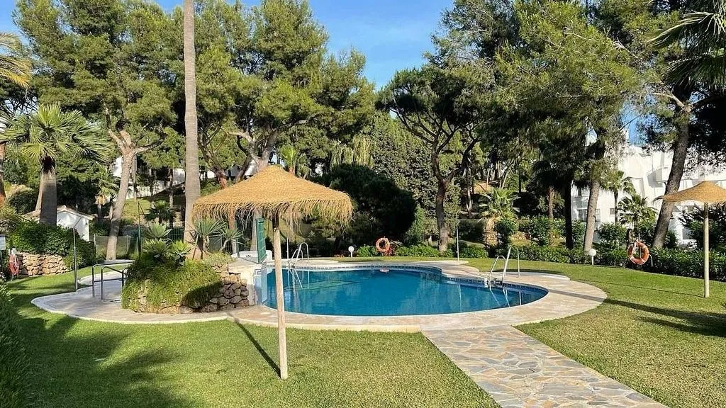 Bassein - Ground Floor Apartment with Pool in Golf Area