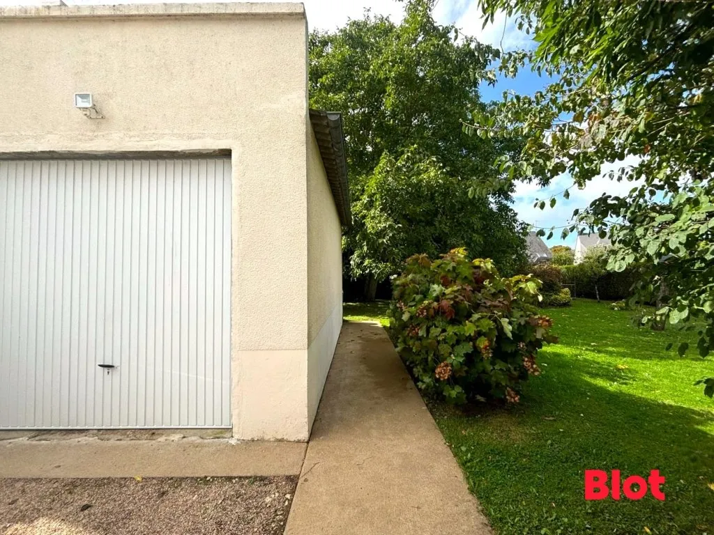 Extérieur - Villa avec Jardin et Garage à Chartres-de-Bretagne