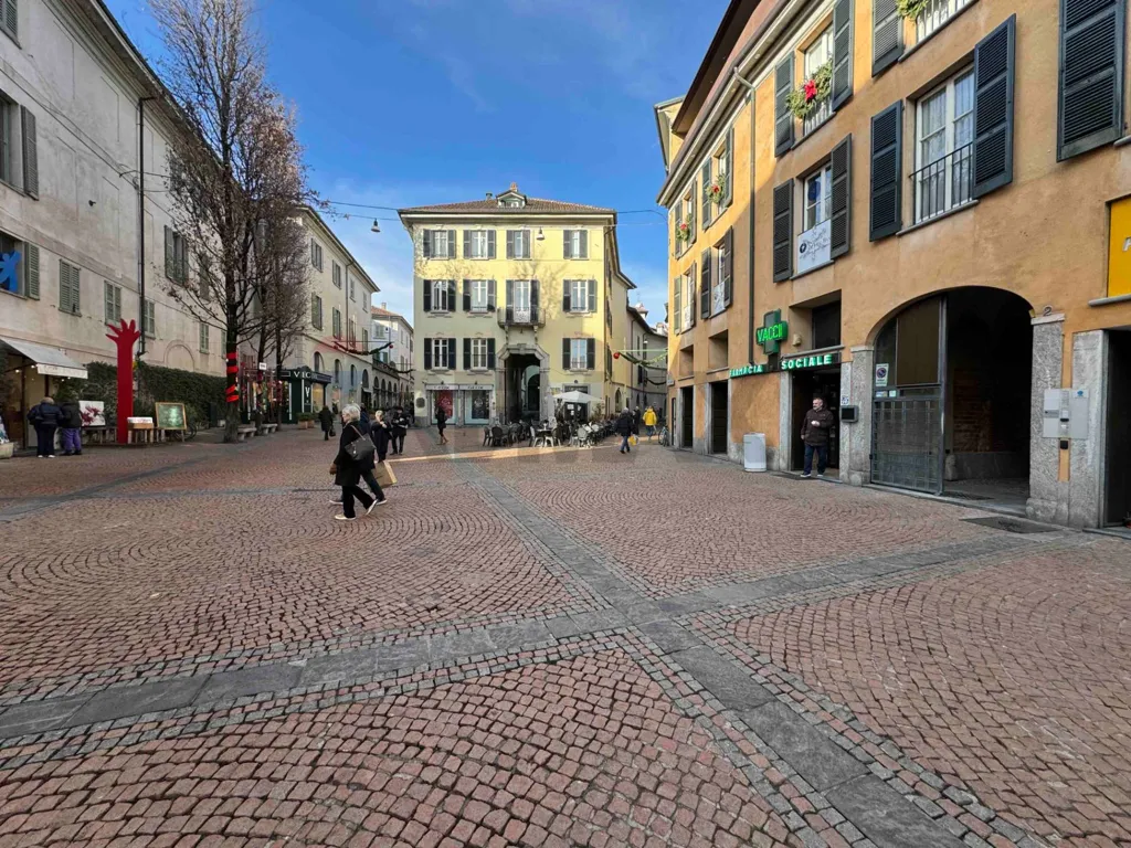 Commercial Space in Varese Pedestrian Zone