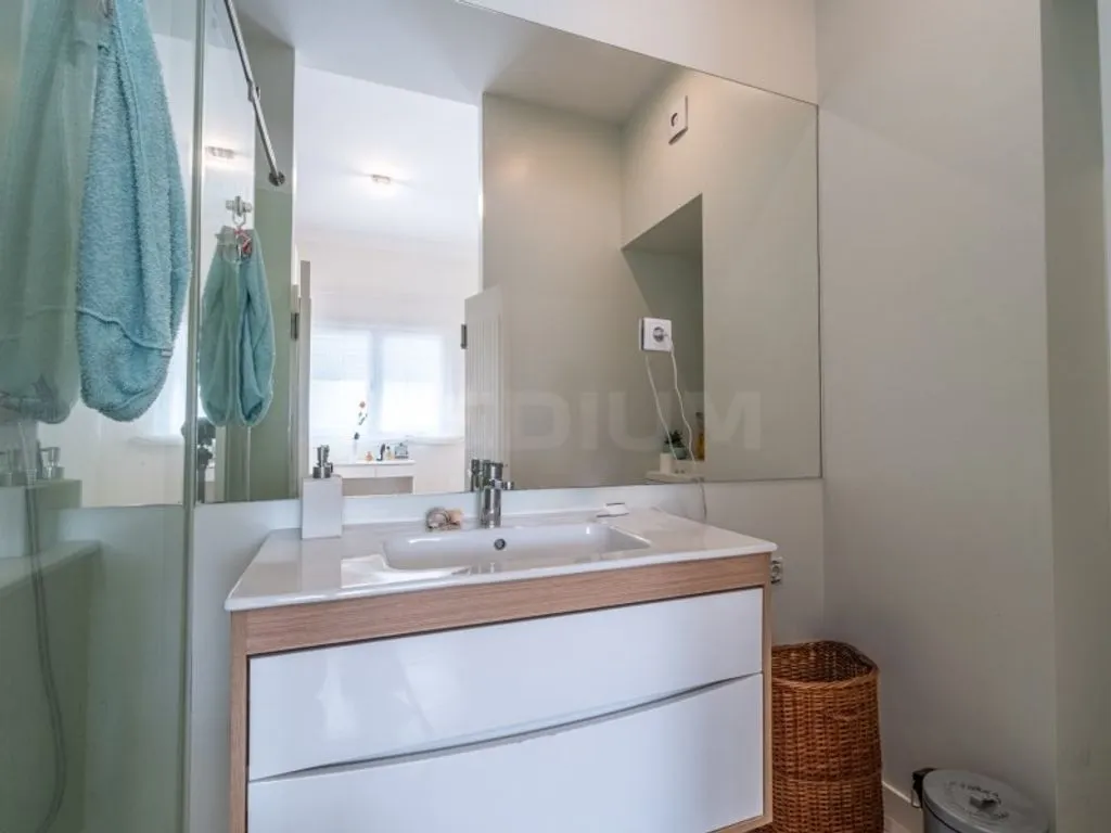 Bathrooms - Luxury Flat with South/North Orientation in Porto