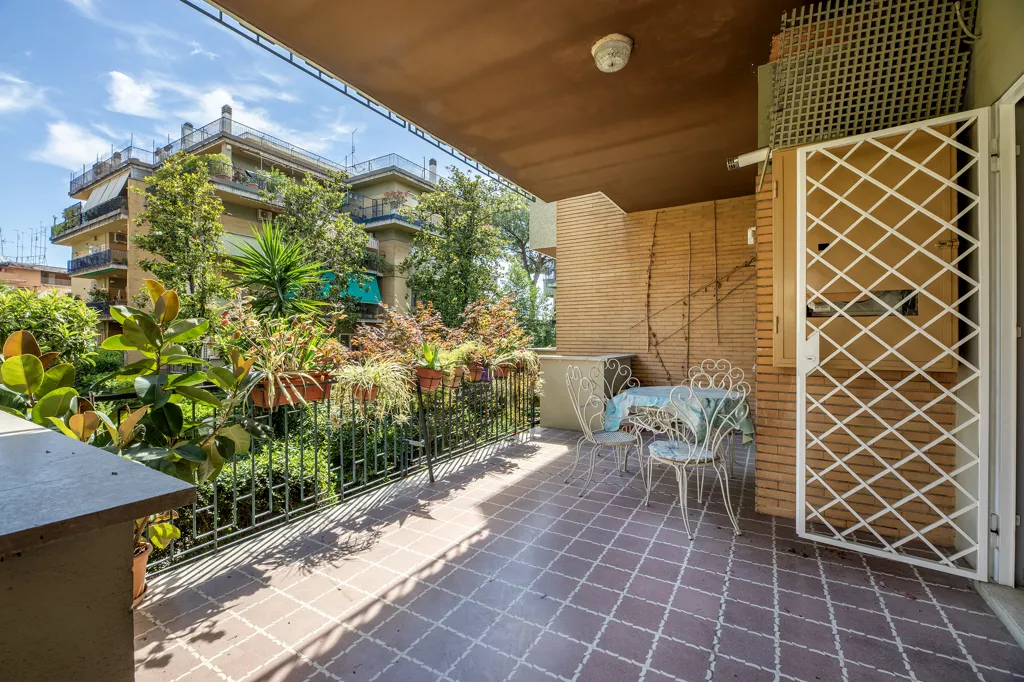 Balcone - Apartment with Terrace in Talenti, Rome