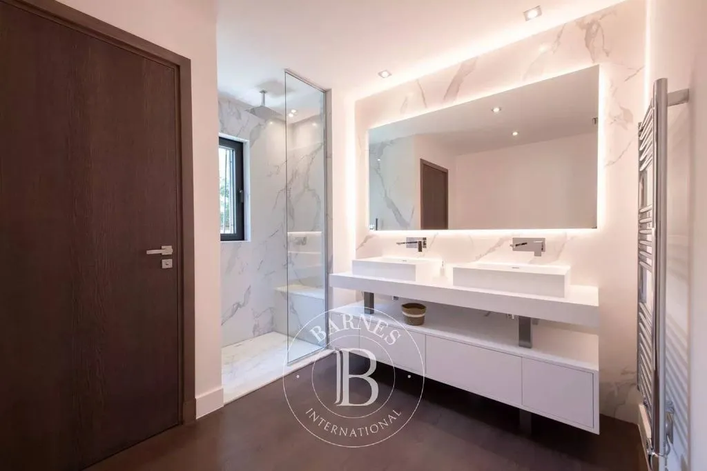 Salles de bain - Villa Luxe avec Vue Mer à Sainte-Maxime