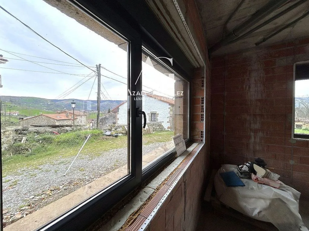 Toad - House with Valley Views in Villacarriedo