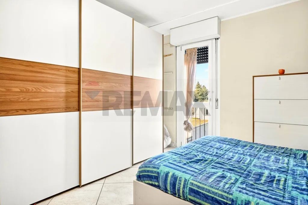 Magamistoad - Modernised Three-Bedroom Apartment, Gorla Minore