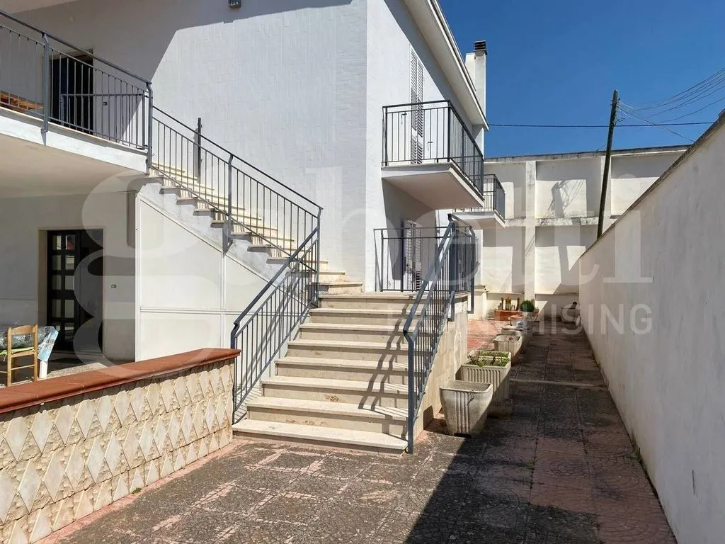 Rooms - Versatile Villa with Garden in Trani