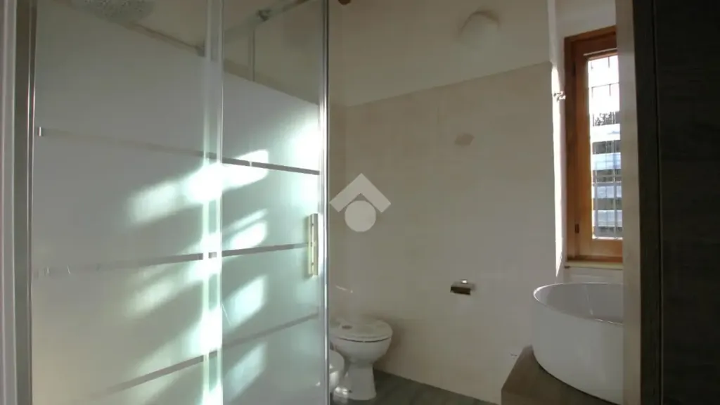 Salles de bain - Independent House with Balcony in Bulciago