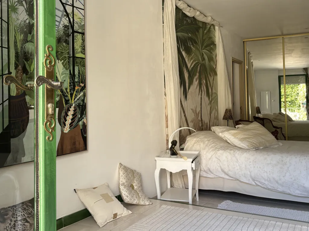 Bedrooms - Terraced Flat with Garden View in APT