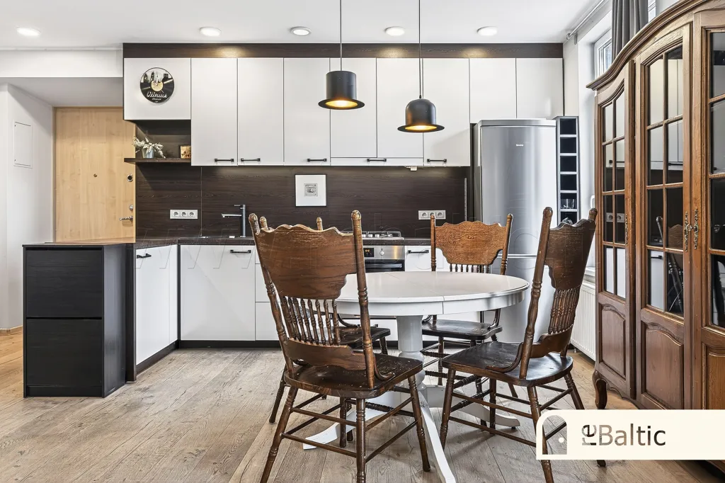 Salle à manger - Two-Bedroom Apartment with Balcony in Old Town