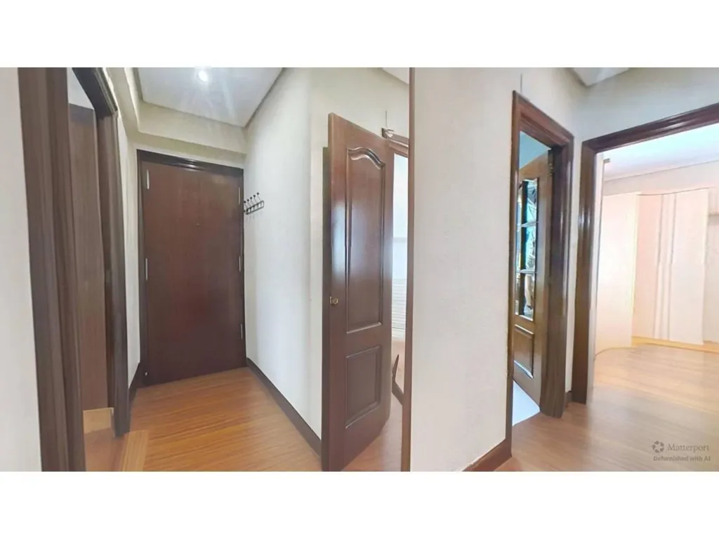 Esik - Modernised Flat with Metro Access in Bilbao