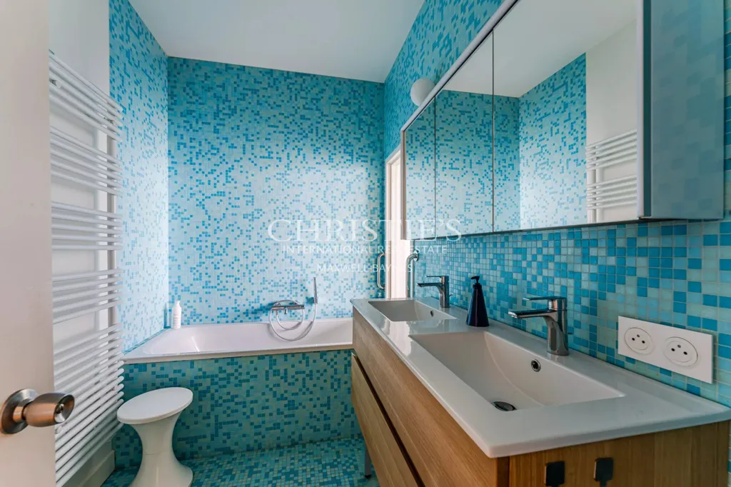 Vannitoad - Luxury Apartment with Panoramic View in Prime Location
