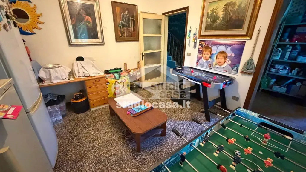 Pièces - Villa with Three Apartments in Crema