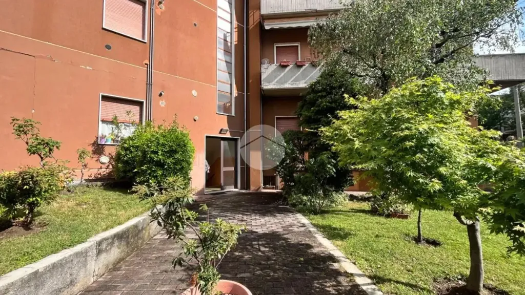 Jardin - Spacious 2-Bedroom Flat with Balcony in Erbusco