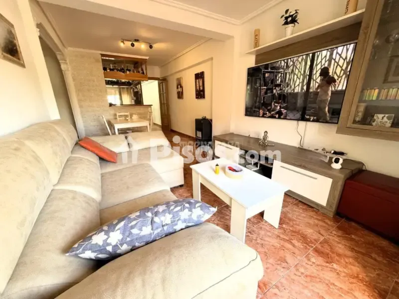 Séjour - Appartement 3 pièces à ES