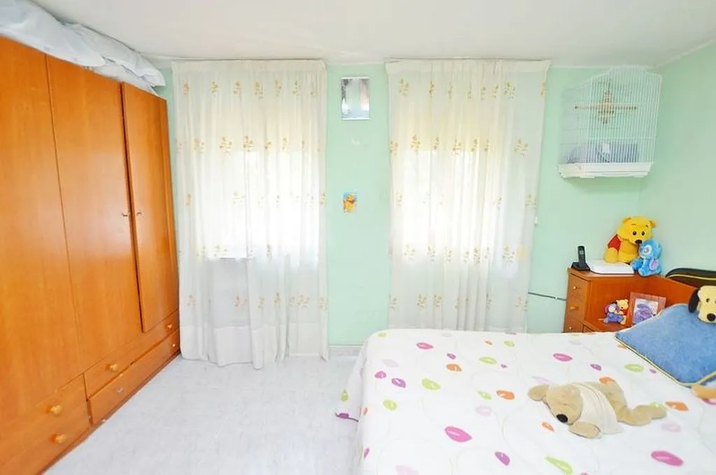Magamistoad - 2-Bed Apartment with Air Conditioning in Arcos, Madrid