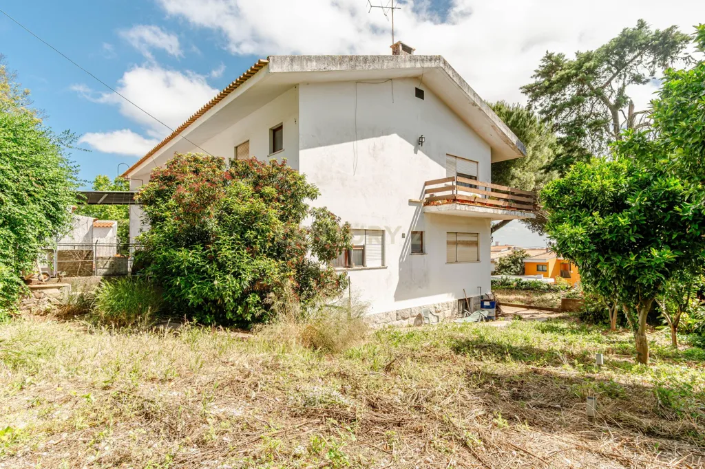 Välivaade - T6+1 House with Garden in Alfragide Norte