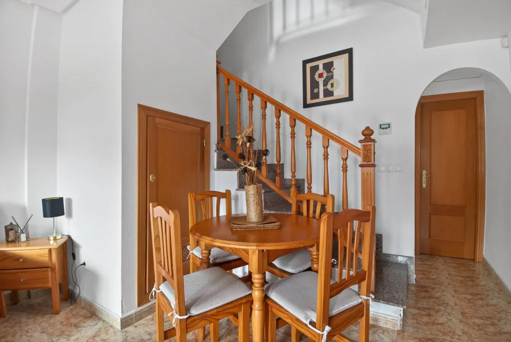 Söögituba - Semi-Detached Villa with Sea Views in Punta Prima