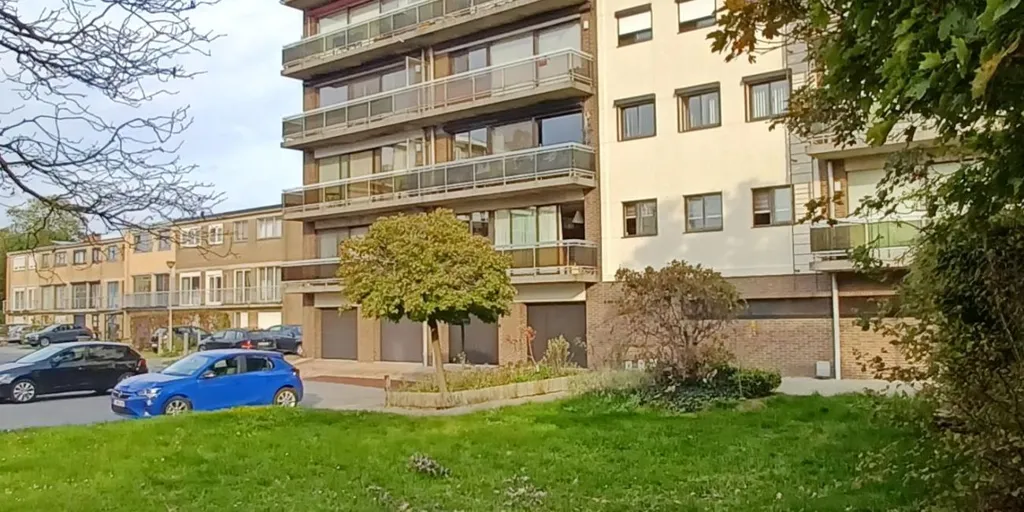 Esterno - Light-Filled Apartment with Terrace in Dendermonde