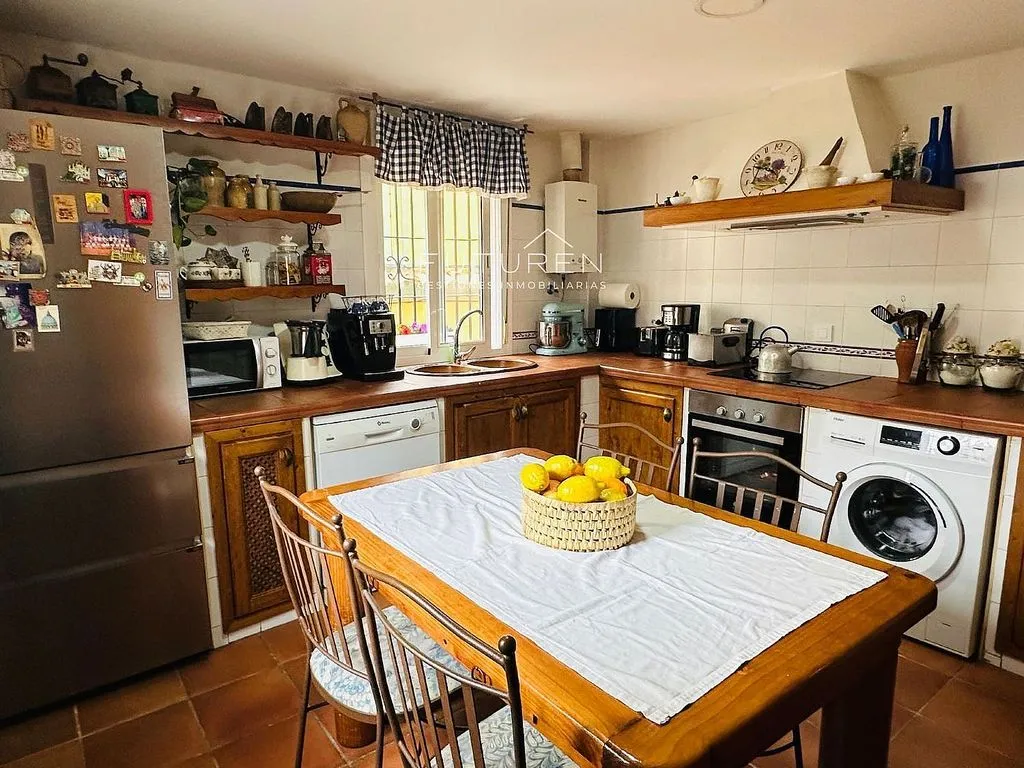 Cuisine - Semi-detached House with Air Conditioning in La Línea de la Concepción