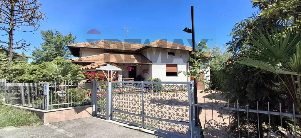 Esterno - Single-Level Villa with Private Garden in Paruzzaro