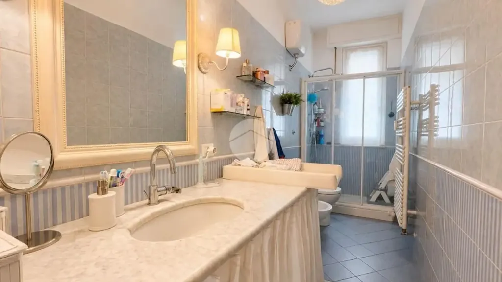 Bagni - Rustic-Finished Apartment with Terraces in Florence