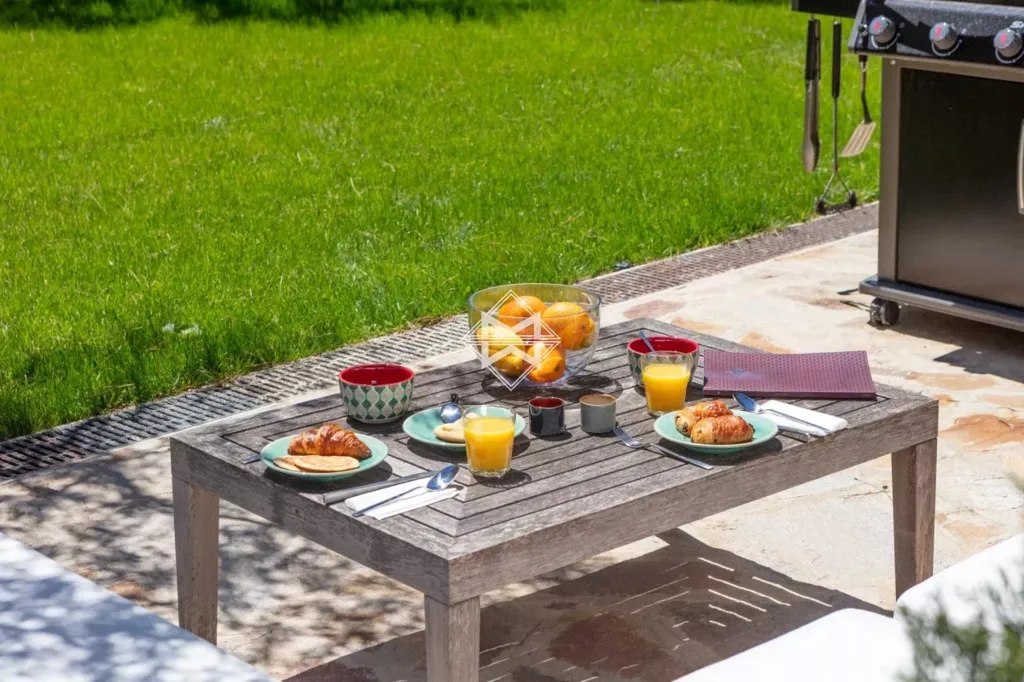 Terrasse - Villa avec Piscine près de la Plage