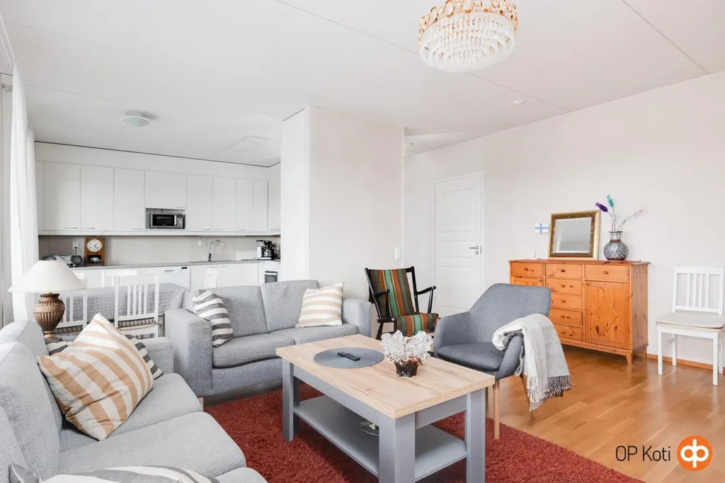 Soggiorno - Apartment with Large Balcony in Central Location