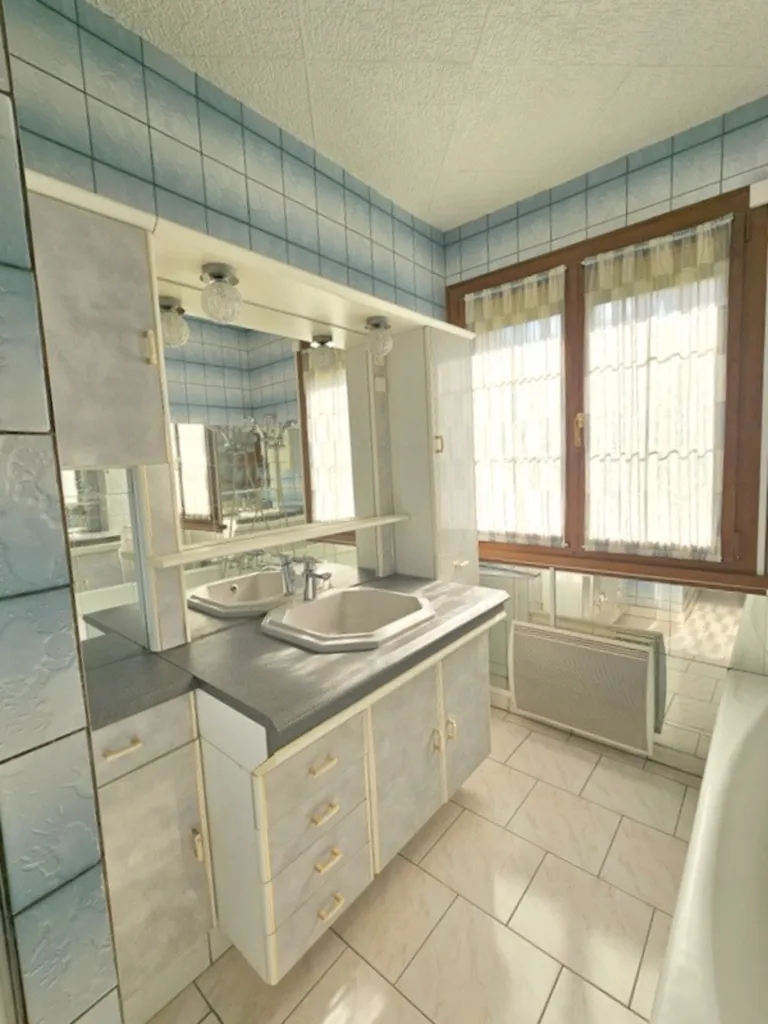 Vannitoad - Traditional House with Workshop in Nomexy