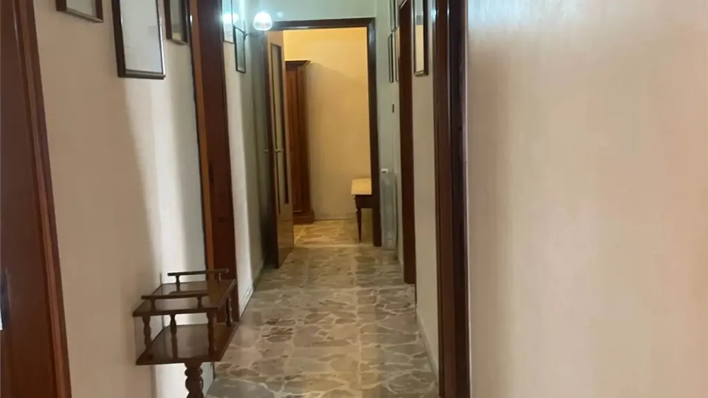 Esik - Spacious Flat in Quiet Area, Siracusa