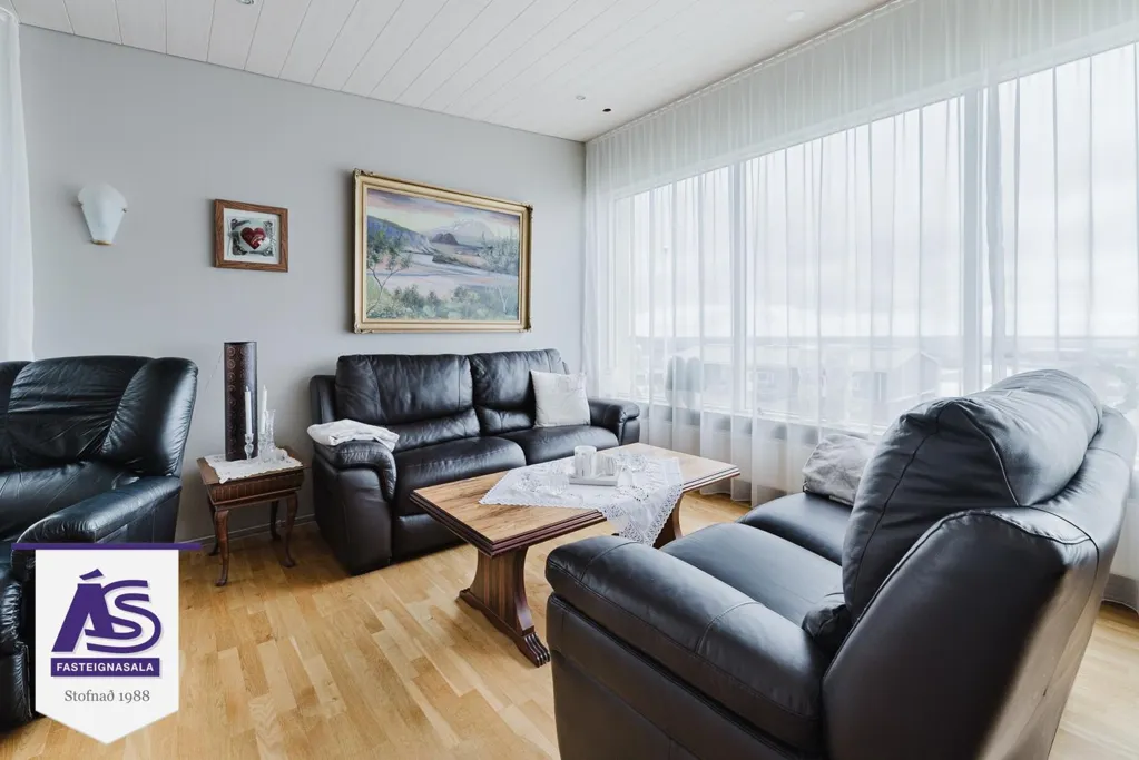 Soggiorno - House with Garden and Pool in Hafnarfjörður