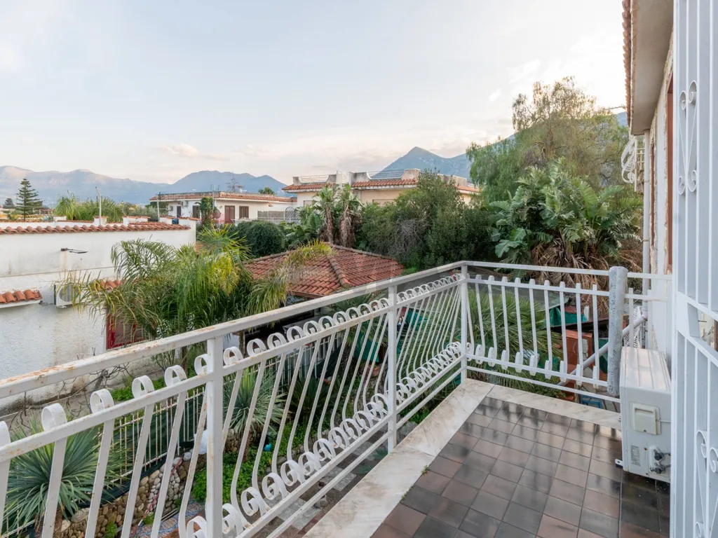 Balcon - Villa with Garden and Terrace in Carini