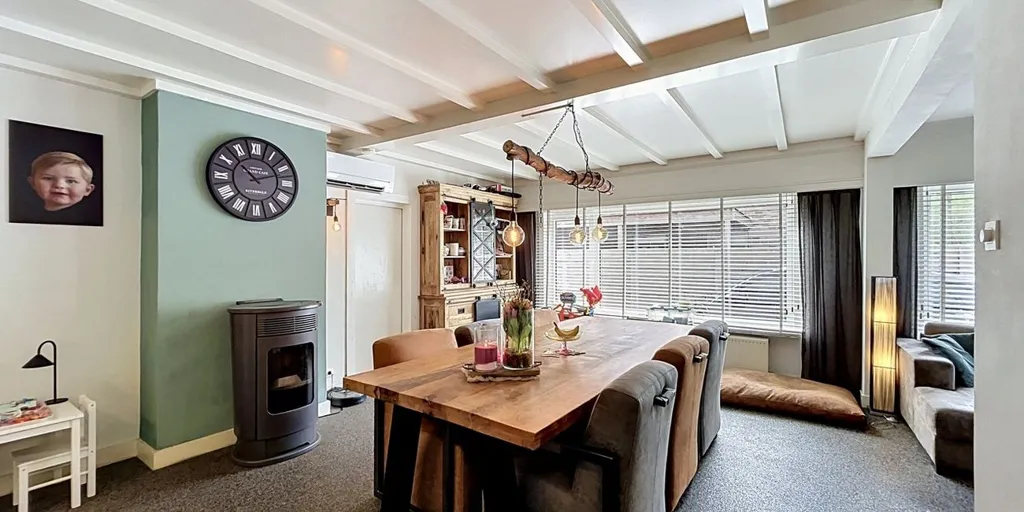 Salle à manger - Maison Familiale avec Piscine Chauffée à Hamont