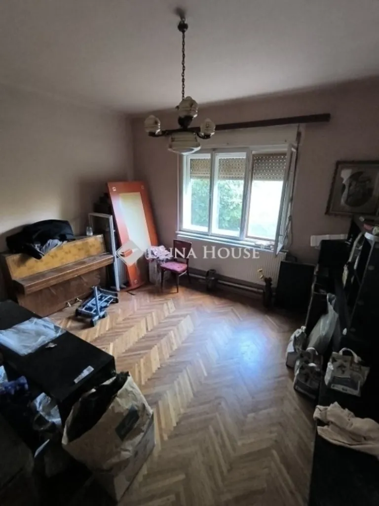 Elutuba - Family House with Large Plot in Monor