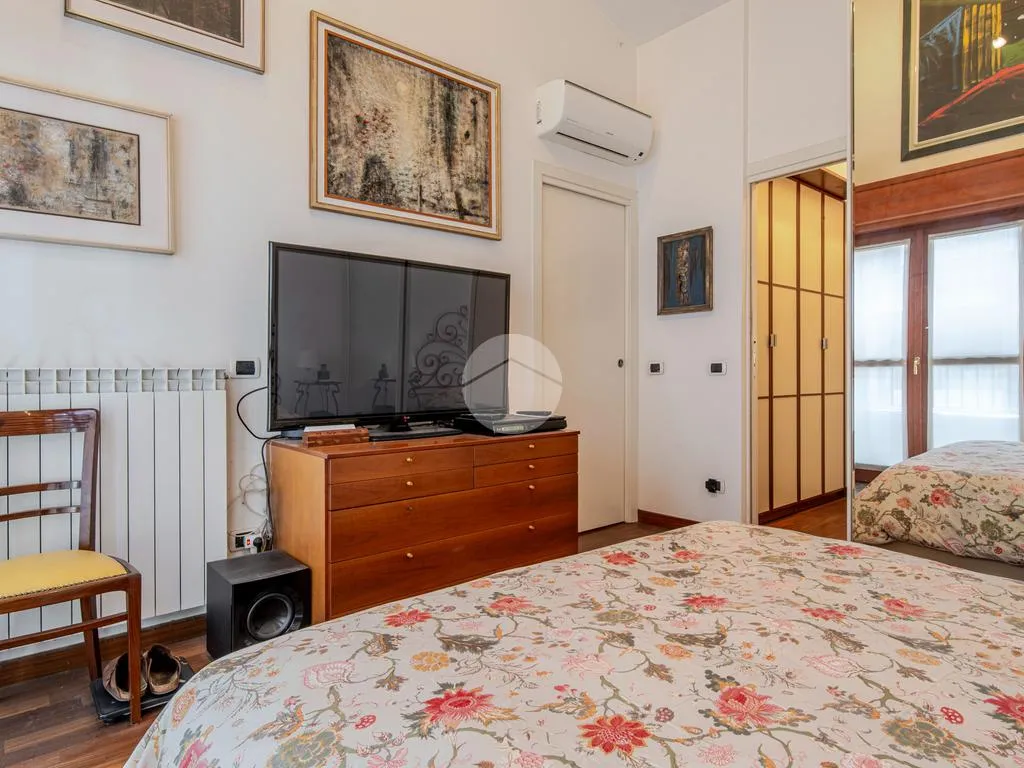 Chambres - Modern 2-Bedroom Flat with Balcony in Milan