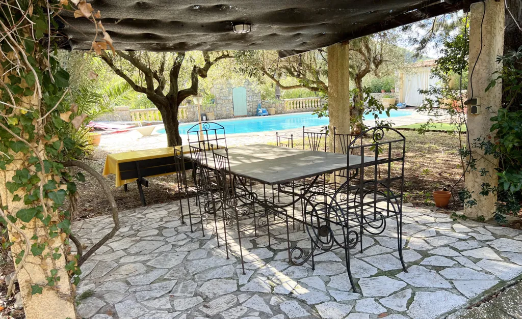 Terrass - Bastide House with Vineyard Views in Cuers