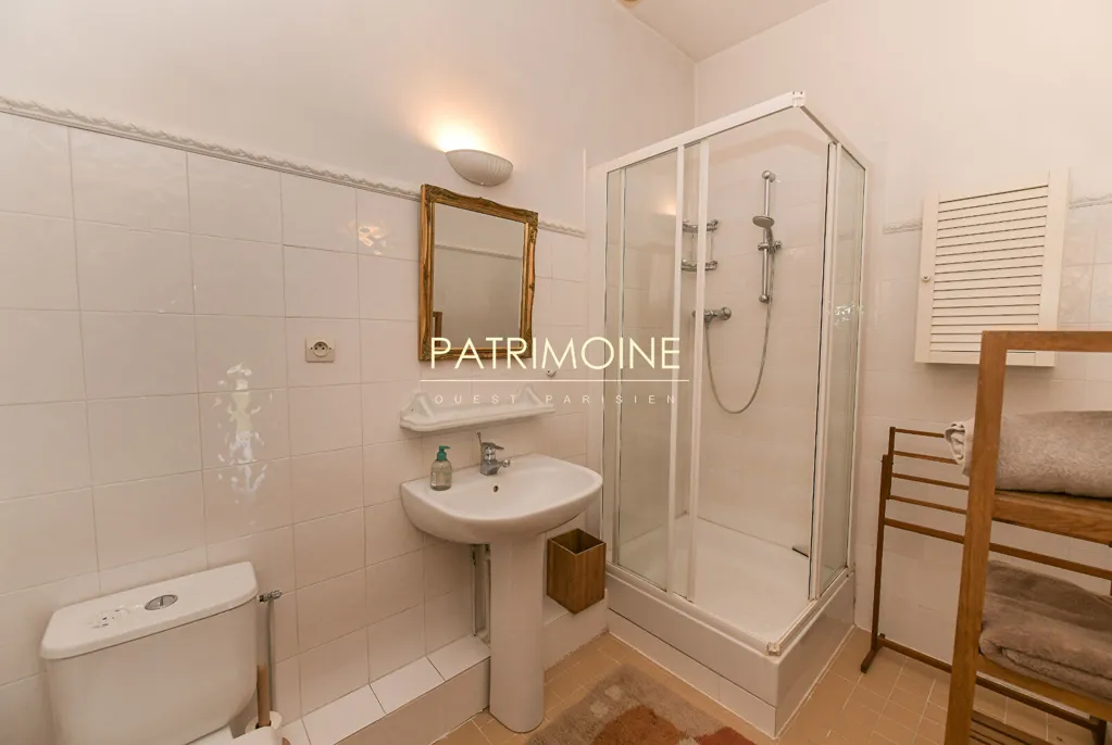 Vannitoad - Triplex near Château de la Trousse, Ocquerre