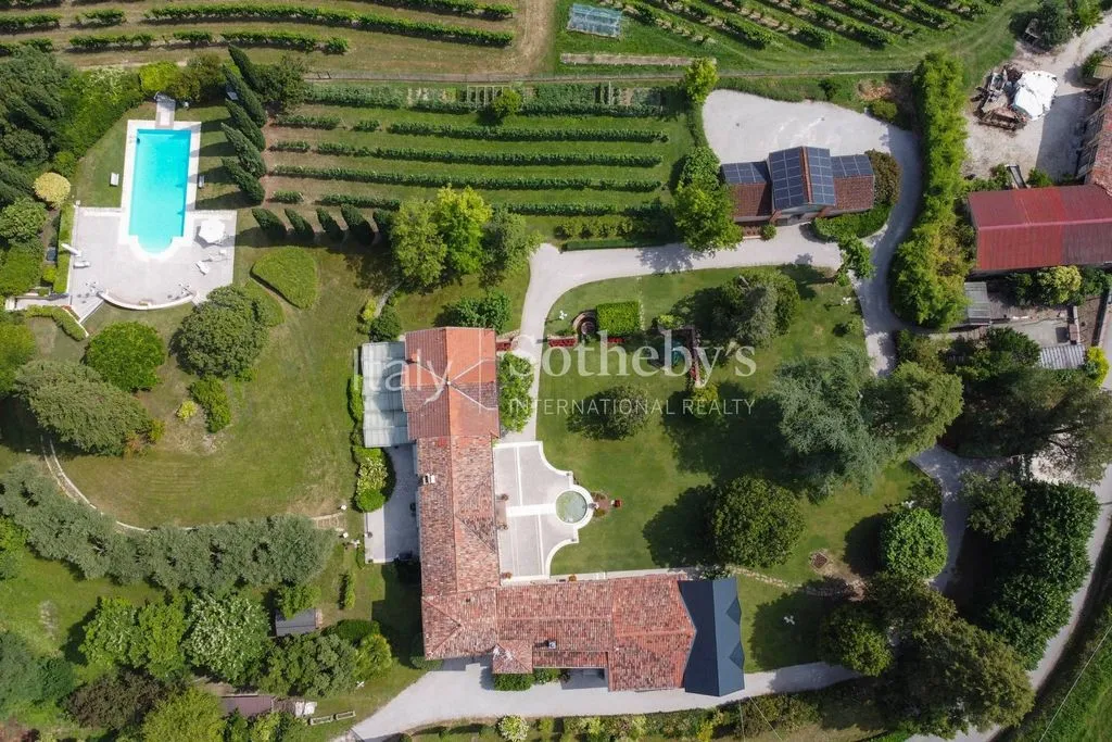 Vue aérienne - Historic Villa with Panoramic Pool in Vittorio Veneto