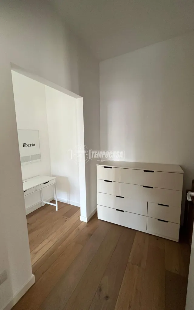 Magamistoad - Modernised Flat with Balcony in Monza Centre