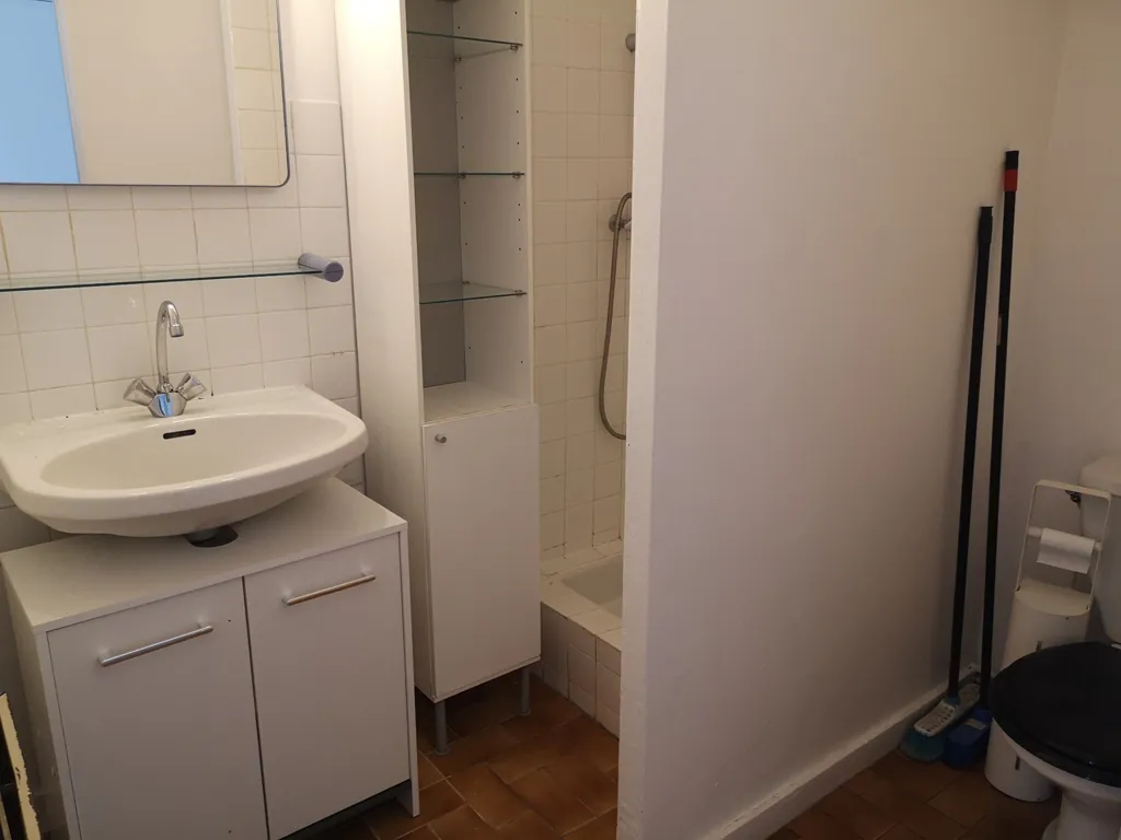 Salles de bain - Studio avec Parking Rue Viardot à Dijon