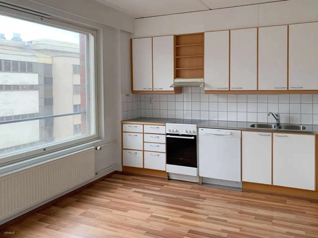 Kitchen - Spacious Flat with Sauna in Sörnäinen, Helsinki