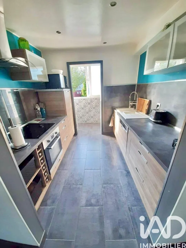 Köök - Fully Renovated Flat with Balcony in Aisne